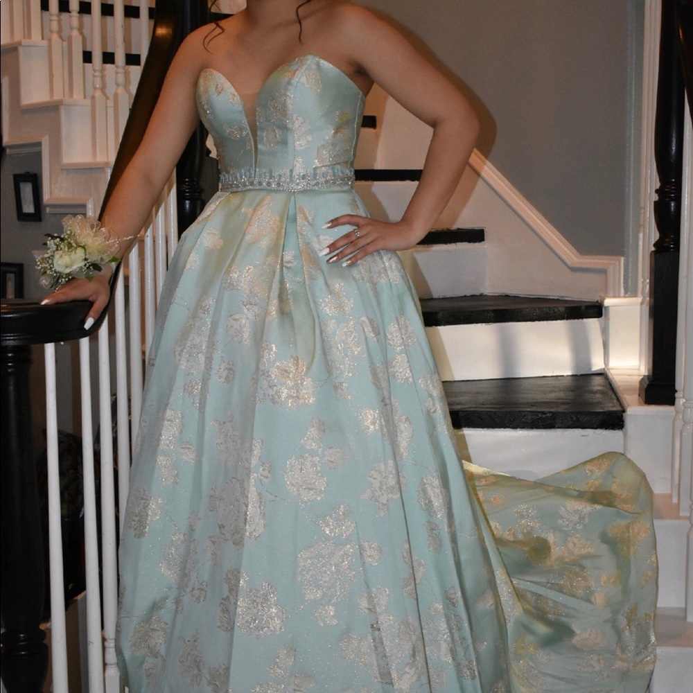 CAMILLE LA VIE PROM DRESS